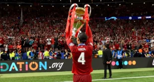 Virgil van Dijk – Sự nghiệp của “hòn đá tảng” nơi hàng thủ Liverpool
