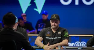 Người chơi poker online có chơi trực tiếp (live) tốt không?