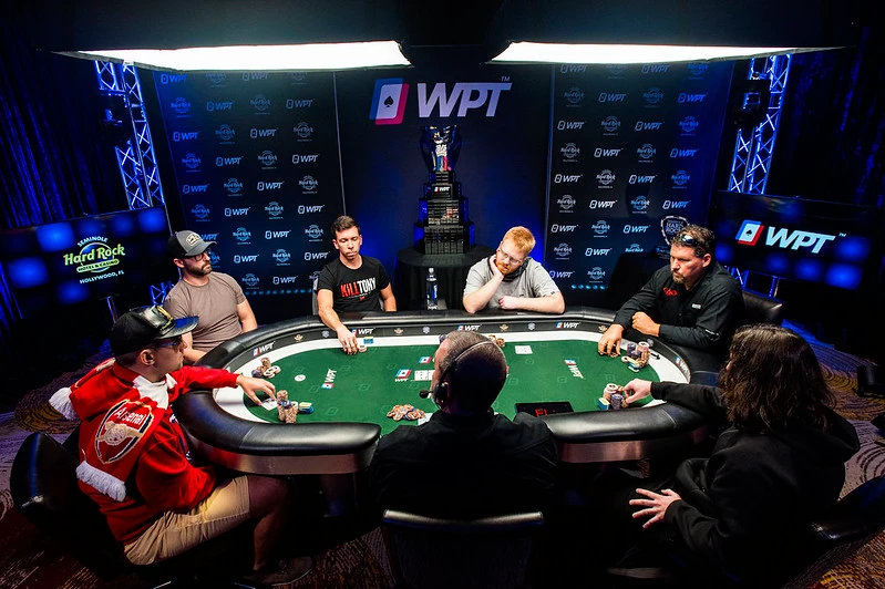 Poker – Cờ bạc hay thể thao, hay là cả hai?