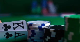 3 biến thể poker ít người biết: Five-O, Chinese Poker, Anaconda
