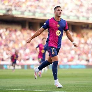 Ferran Torres là ai? Sự nghiệp và Danh hiệu