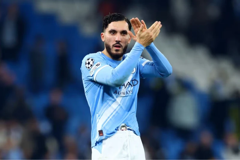 Rayan Cherki là ai? Sự nghiệp và danh hiệu