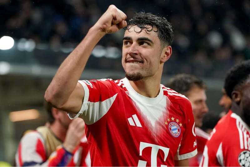 Aleksandar Pavlović là ai? Sự nghiệp và danh hiệu