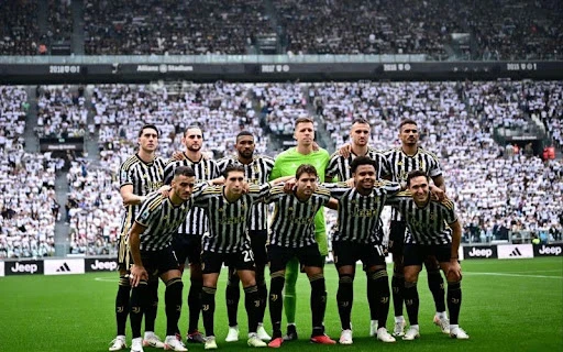 Juventus hiện đại tiếp tục gìn giữ bản sắc sọc đen trắng qua nhiều thế hệ